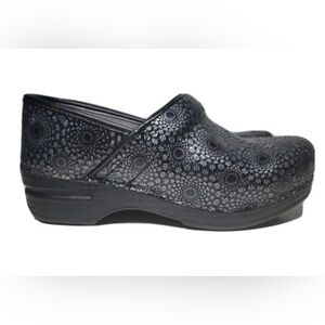 Dansko Pro XP black medallion leather clogs size 36